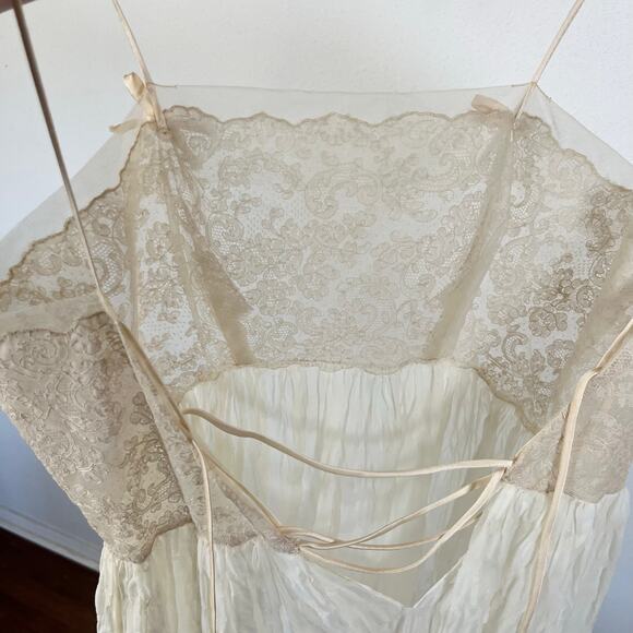 Vintage 1940s Nightgown by Iris Creme Nylon Seersucker Crepe // Size 32 Small - Picture 7 of 11